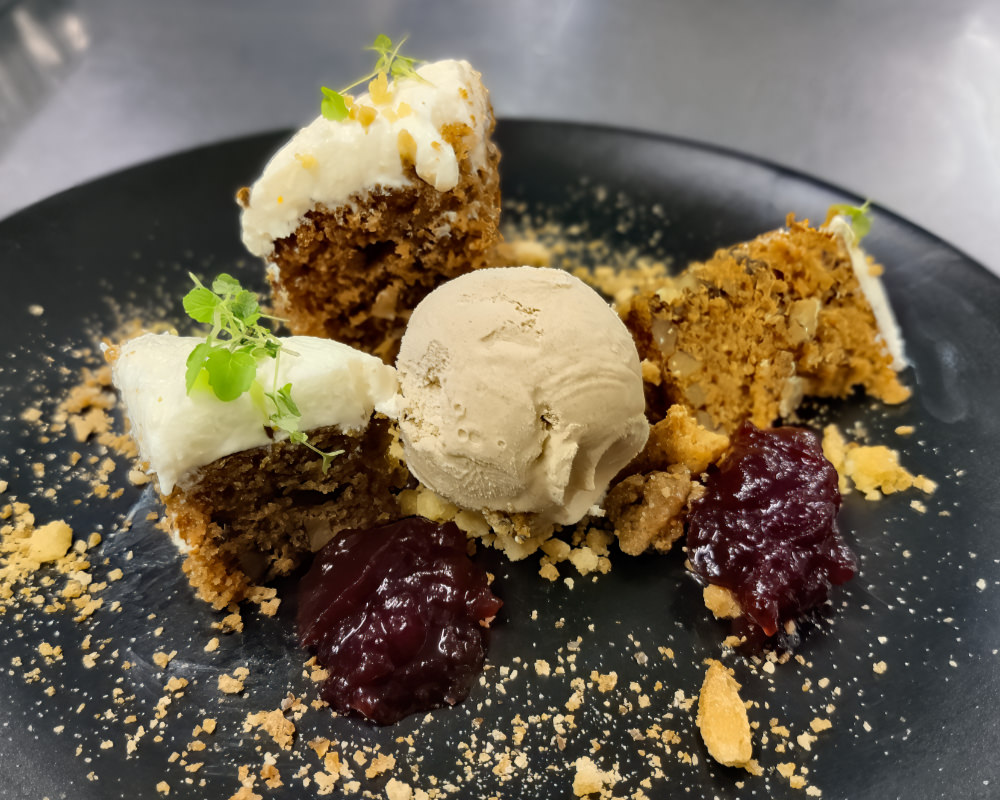 Apfelstrudel met een bolletje ijs